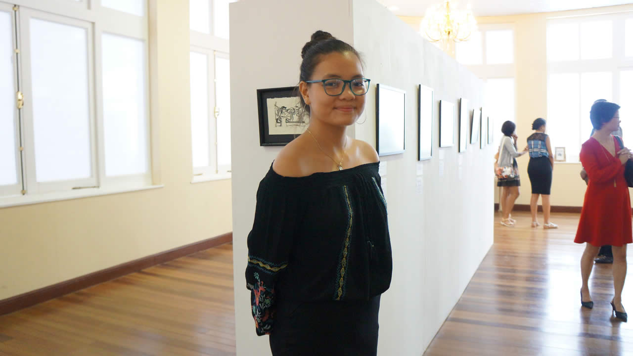 Telle Popo (Grand-mère),  telle petite-fille, Chloé compte déjà une exposition  à son actif.