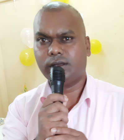 Viraj Bagiruth, Officer à l’Elderly Care Centre de l'Escalier.