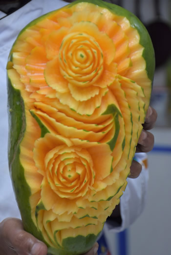 Le carving sur des fruits faisait partie du décor.