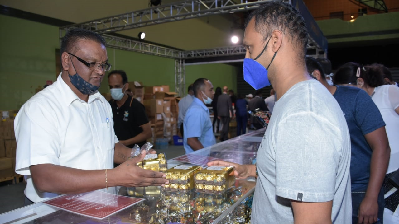 Le stand du chocolat est très populaire auprès des visiteurs. 