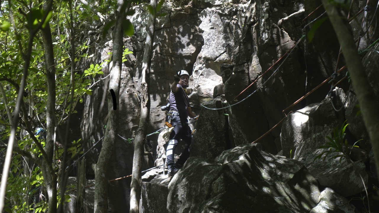 La Via Ferrata est une activité dédiée aux personnes prêtes pour des aventures palpitantes.