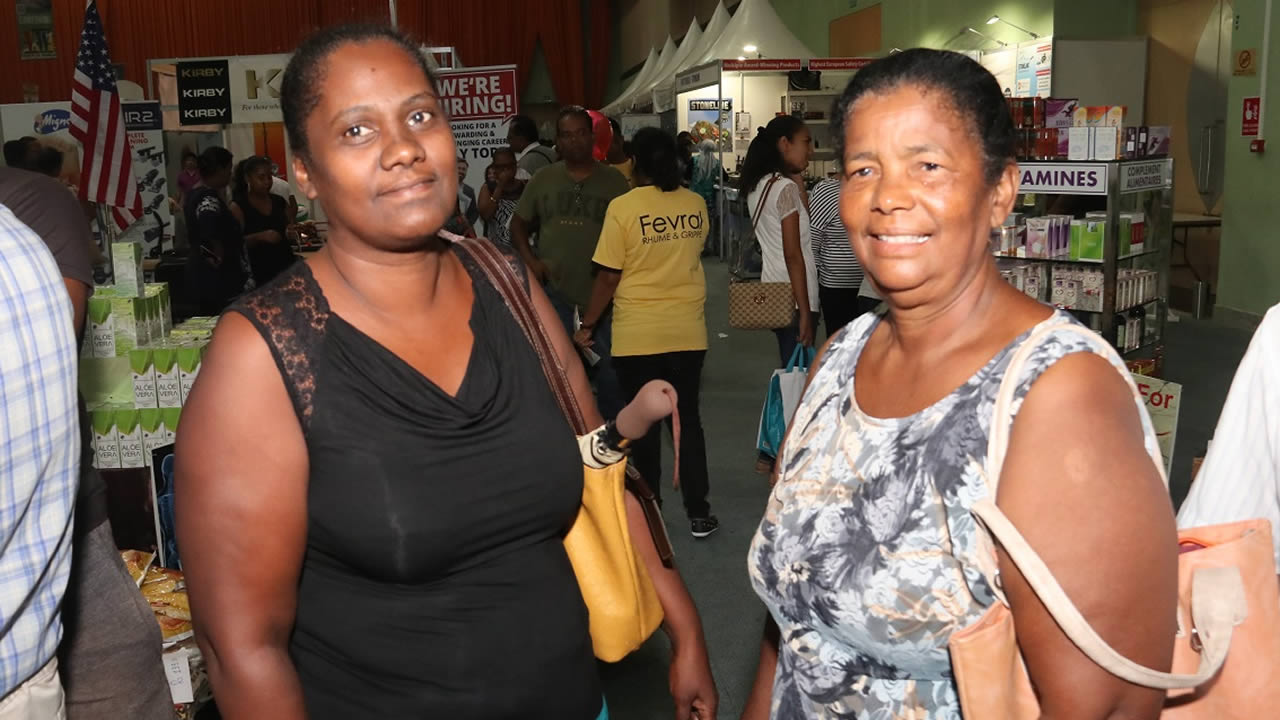 Suzanne et sa fille Clairette sont venues pour les dépistages.