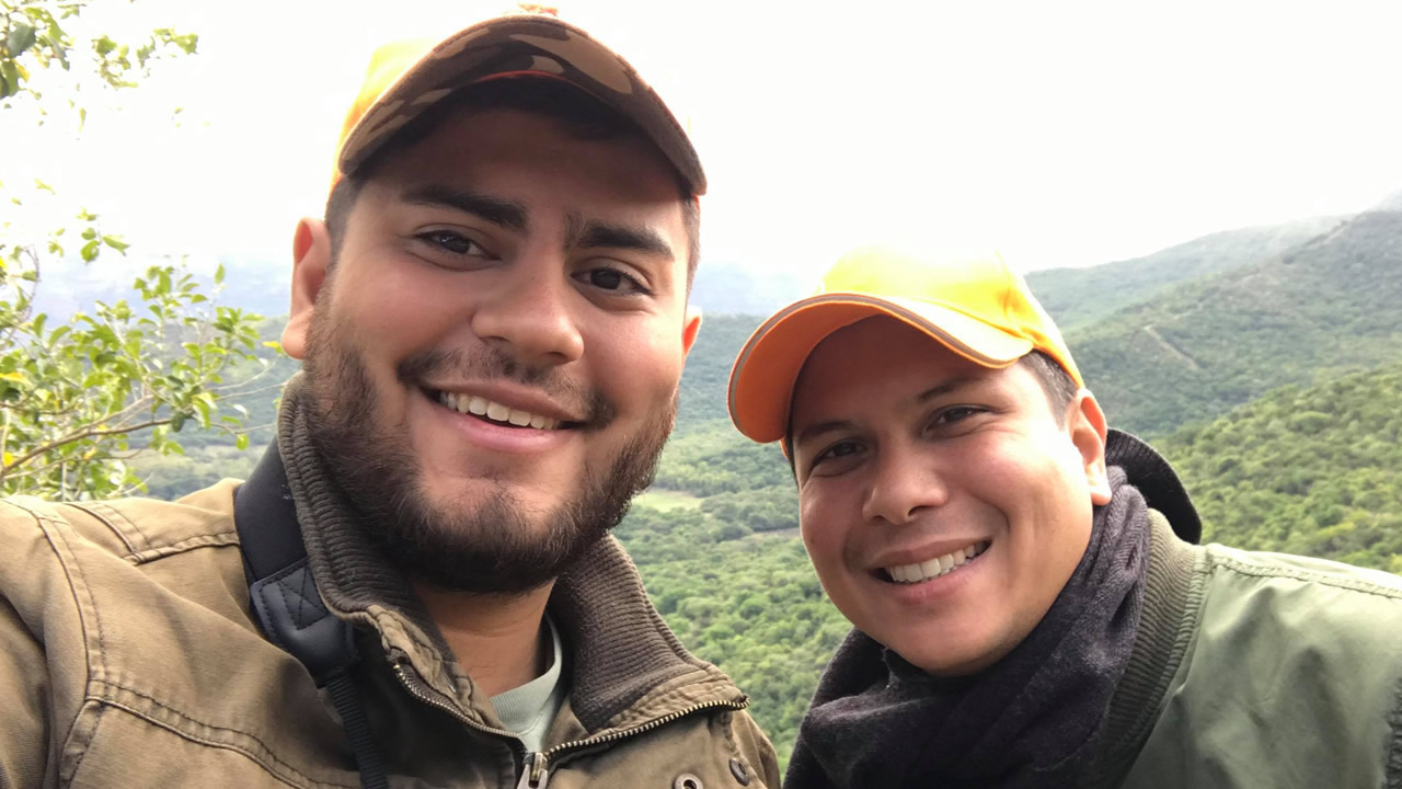 Alexis et son cousin Cédric partagent la même passion pour la chasse.