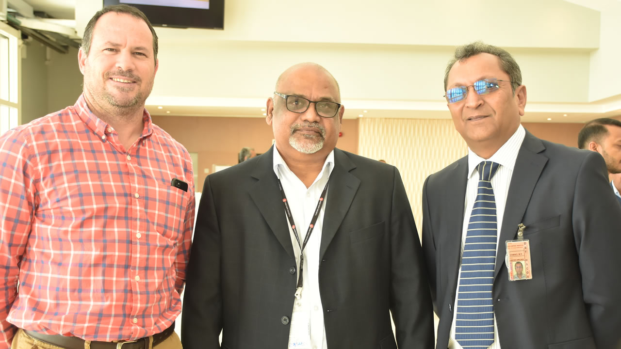 Olivier Nairac, General Manager de Beachcomber Catering, Denis Appavoo, Country Manager de GSA Cargo Mauritius et Riaz Ismael, Managing Director de M & C Aviation.