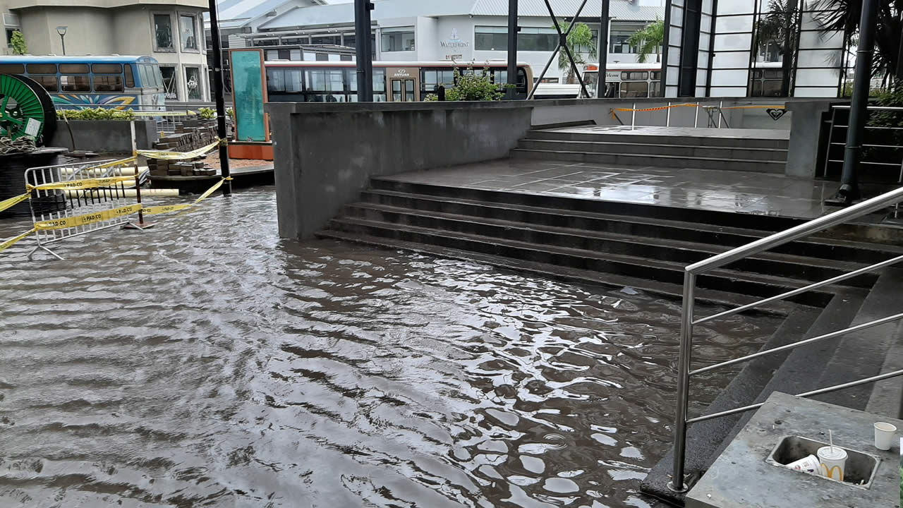 Les tunnels menant au Caudan Waterfront  ont été fermés à cause des risques d’inondation.