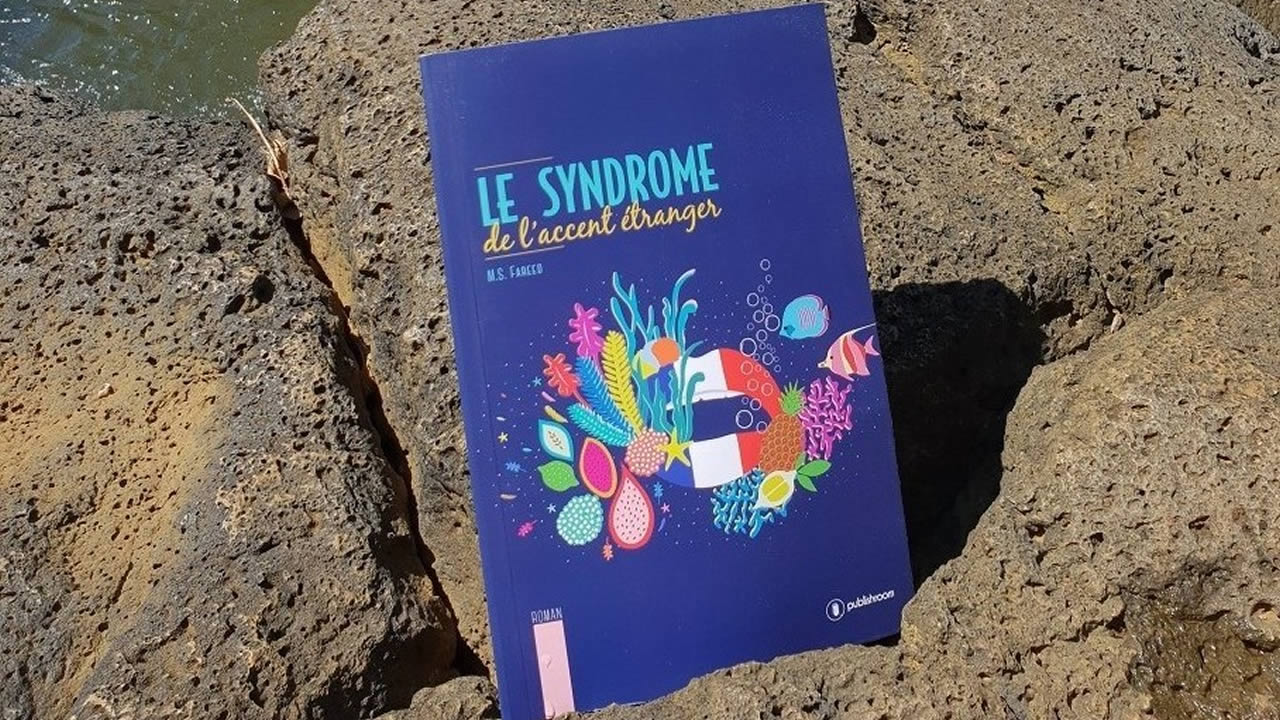 ‘Le syndrome de l’accent étranger’ est en vente à Rs 500.