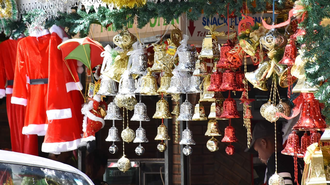 Les cloches sonnent l’heure  de la fête.