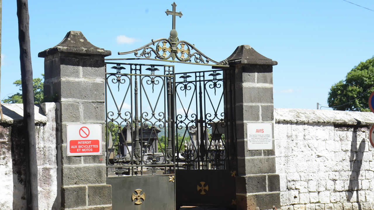 Le cimetière de Pamplemousses.