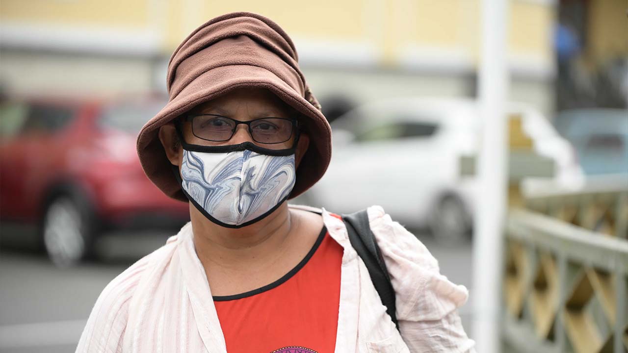 Cynzia François ne jette pas l’éponge au centre de vaccination de Plaza. Elle reviendra ce mercredi s’il le faut.