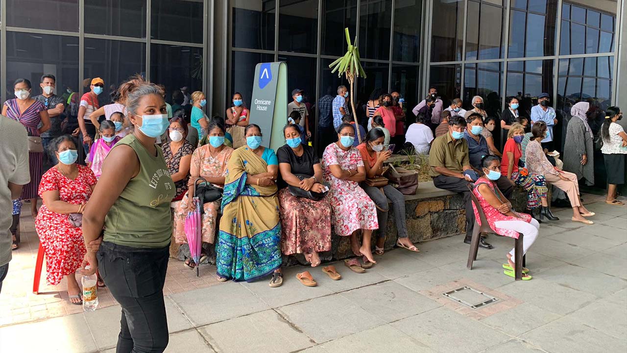 À Mon Trésor Business Gateway, Omnicane, Plaine-Magnien, des personnes sont montées au créneau après avoir patienté des heures.