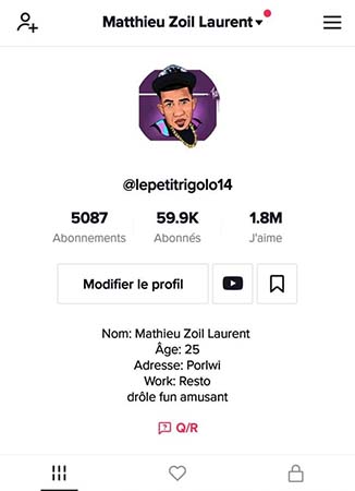 Il compte environ 1,8 million de likes  sur TikTok. 