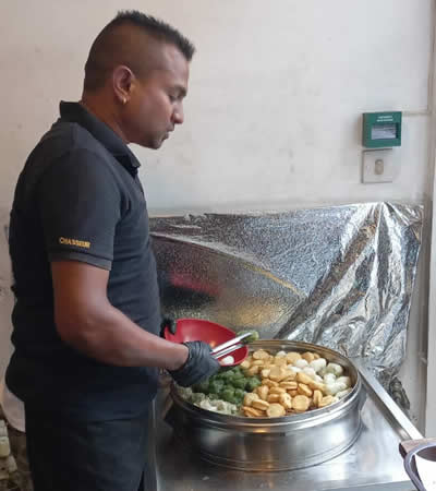 Andish Derpaul a toujours évolué dans le secteur de la restauration.