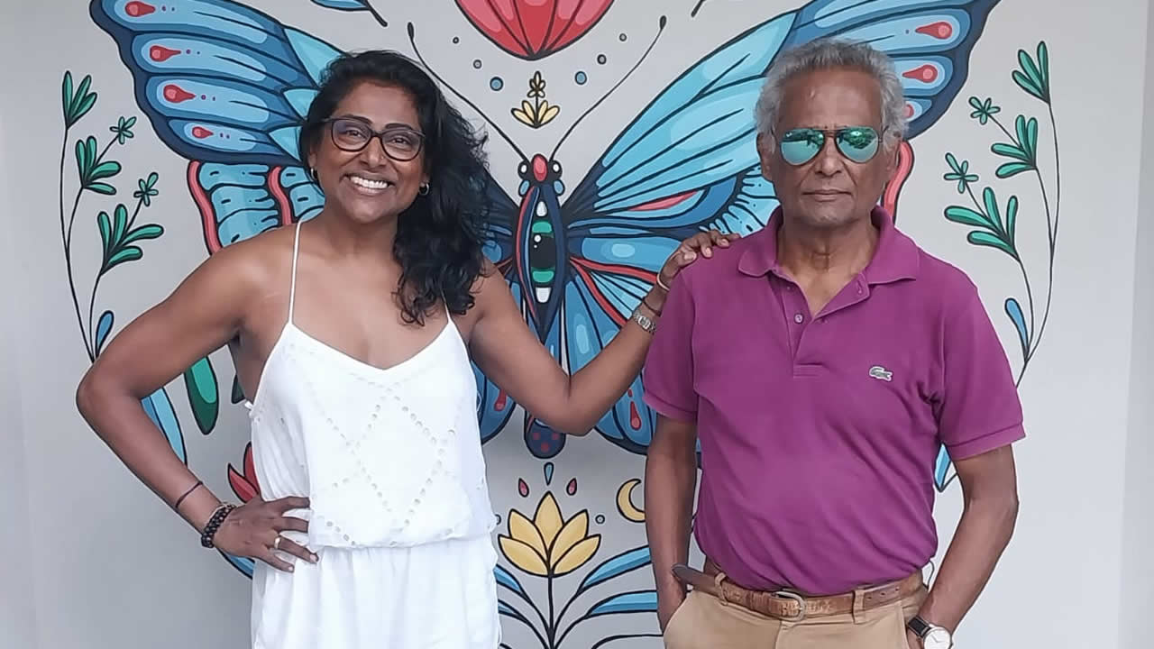 Dweena Saddul, manager de La Mariposa,  avec son père Gautum Saddul.