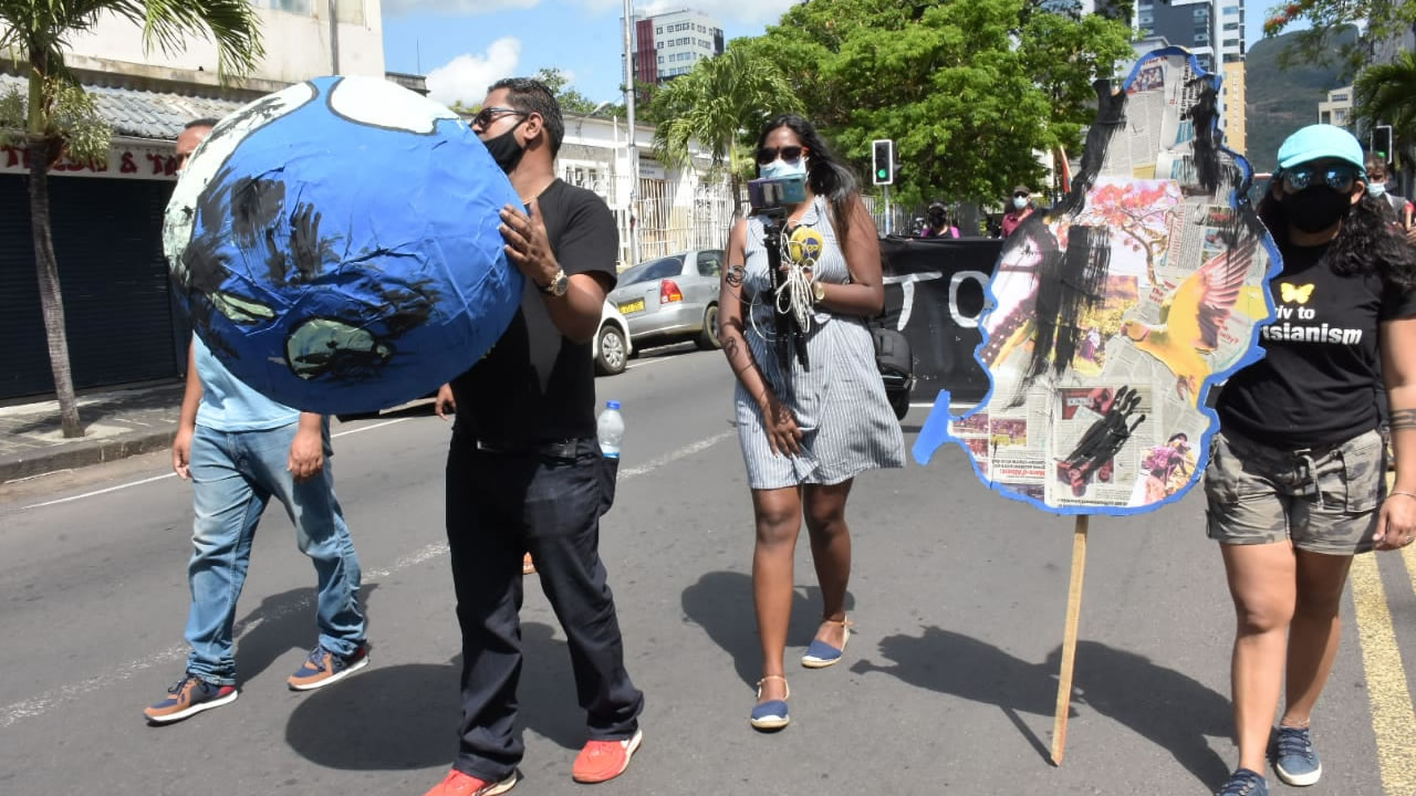 Manifestation contre l’Offshore Petroleum Bill 4