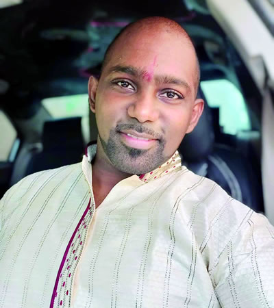  Dharvin Appadu  se rendra au temple. 