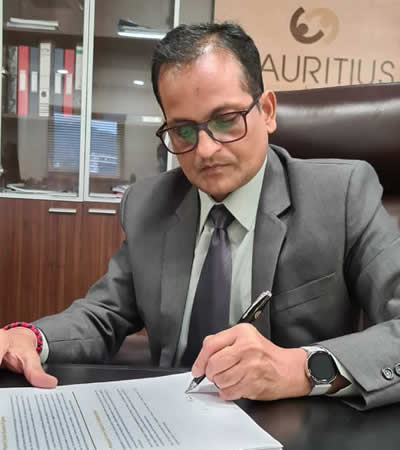 Dhanesswurnath Thakoor, Chief Executive  de la Financial Services Commission.