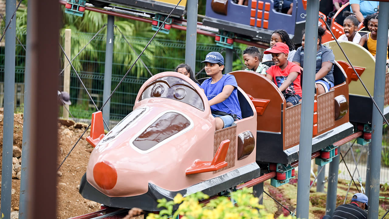  Parmi les animations vedettes de Vallée Kids Parks, le Roller Coaster Express, surnommé « le petit train », a fait sensation.