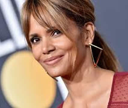 En 2002, Halle Berry a décroché l'Oscar de la meilleure actrice pour sa performance dans le film « À l'ombre de la haine ».