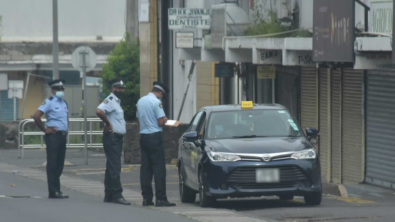 controle police port-louis - quatre-bornes