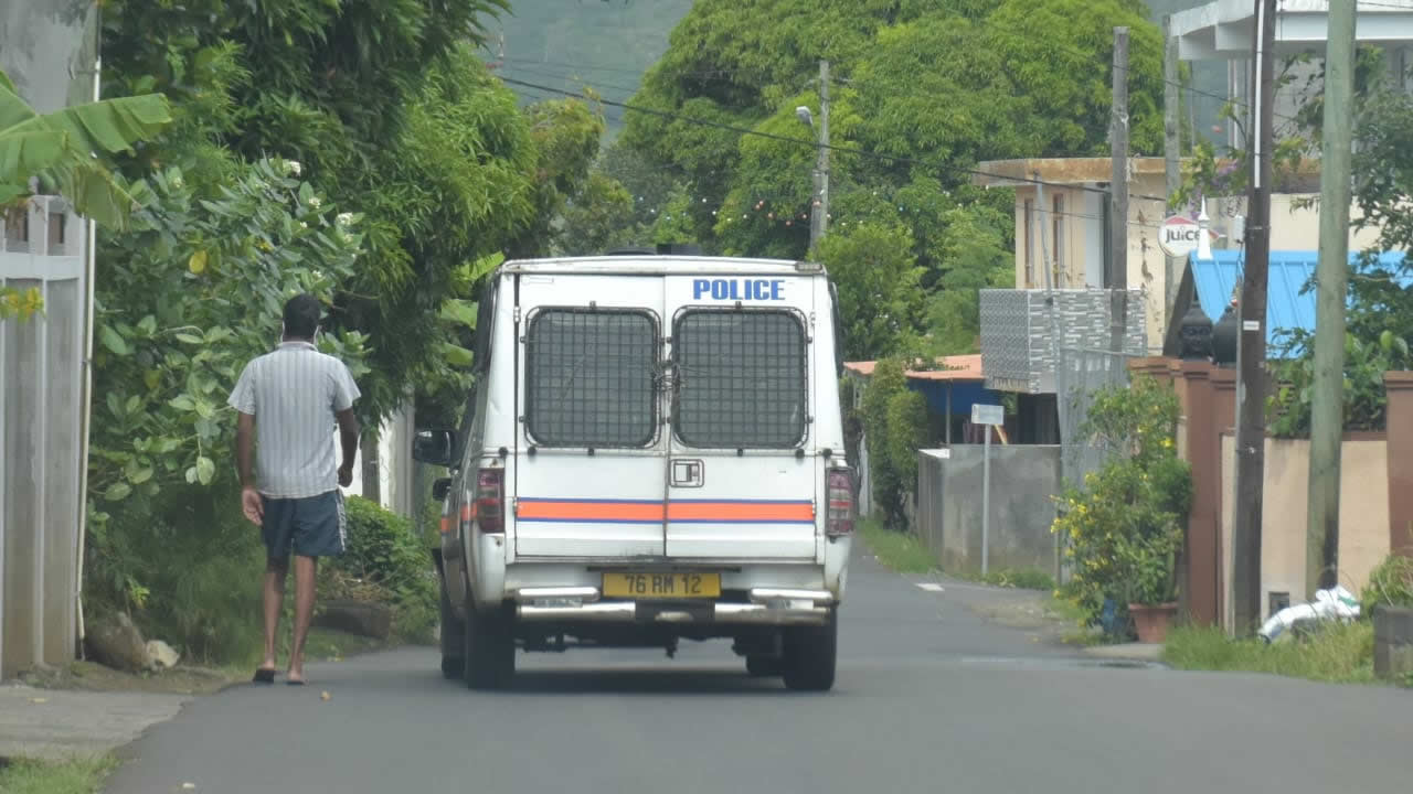 controle police port-louis - quatre-bornes