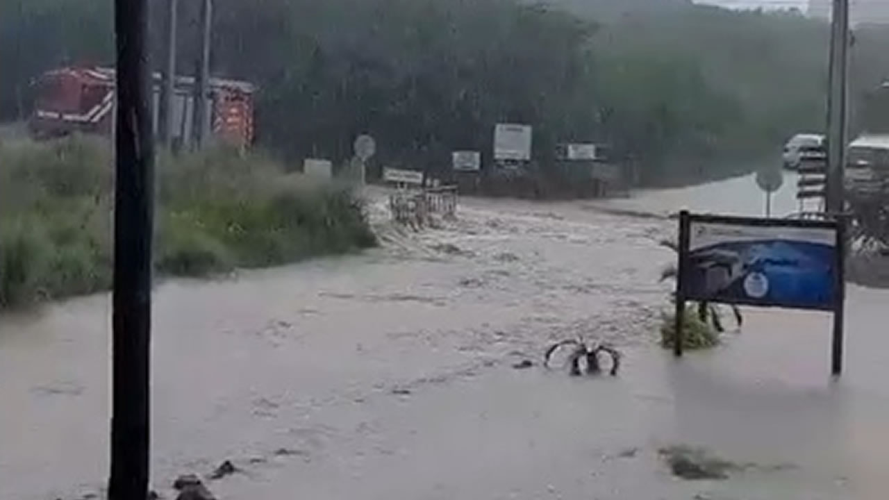 La route transformée en rivière.