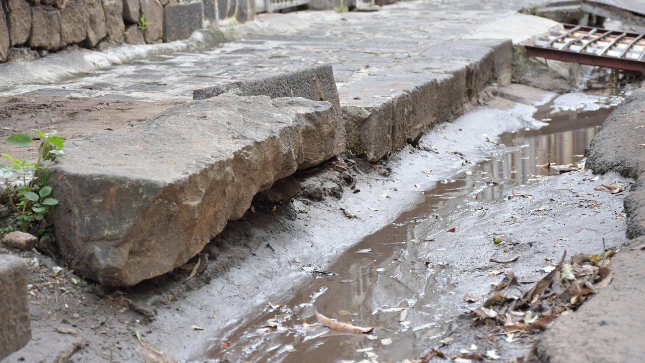 Les rues de la capitale restent méconnaissables. 