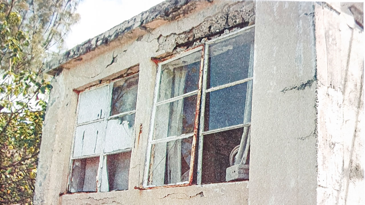 Dire que le bâtiment tombe en ruine n’est pas un euphémisme… 