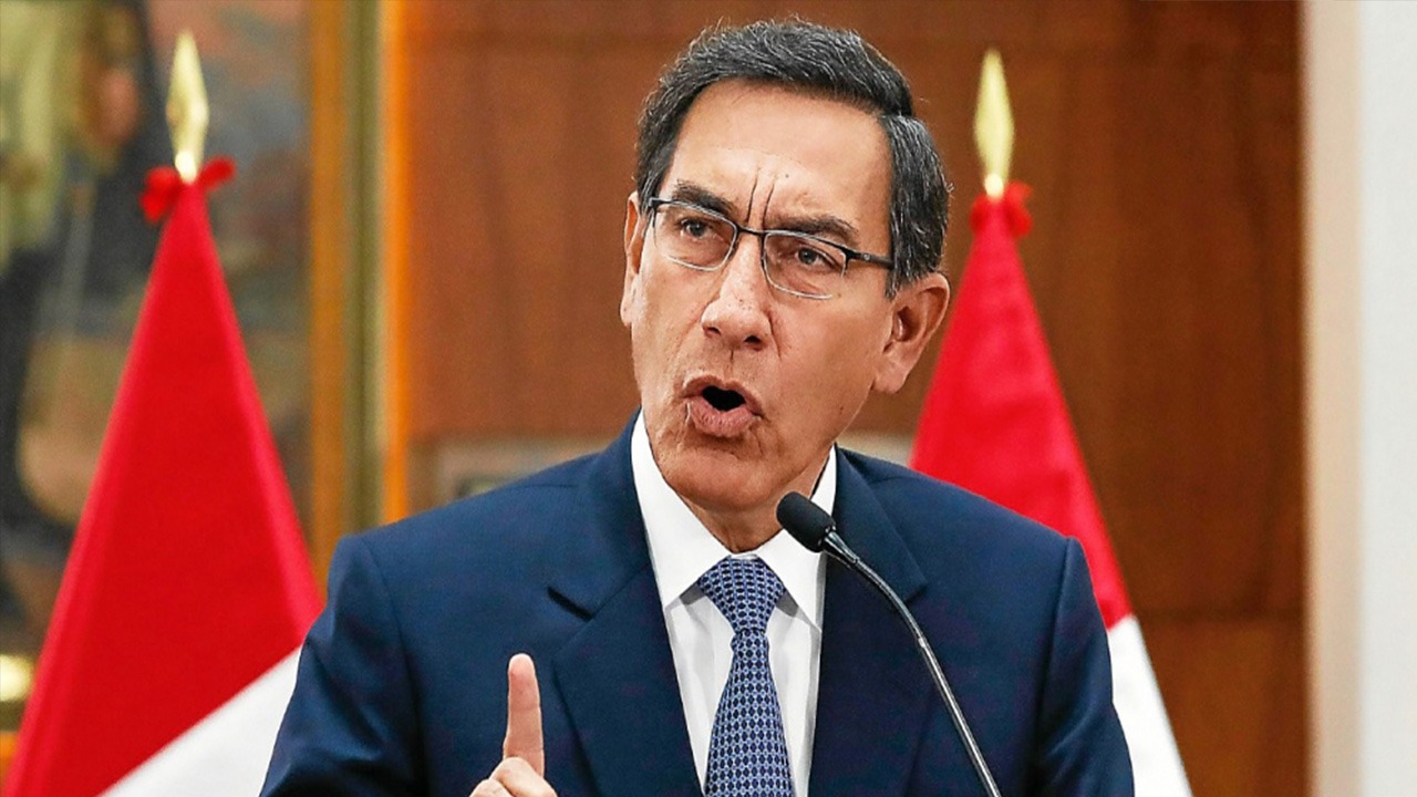 Martin Vizcarra a prononcé la dissolution du Parlement. Lequel a riposté en le suspendant pour un an